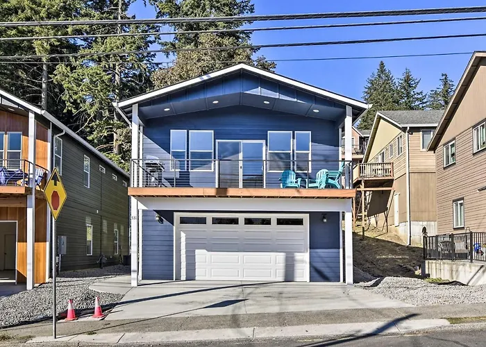 Stunning Stevenson Retreat W/ Mountain Views!